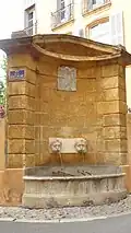 Fontaine de la Mule Noire, rue de la Mule Noire, inscrit 1949