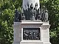 Relief und Trophäen an der Südwestseite nach ihrer Restaurierung