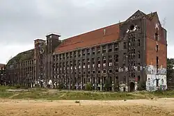 Landseite desselben Werksgebäudes, 2015