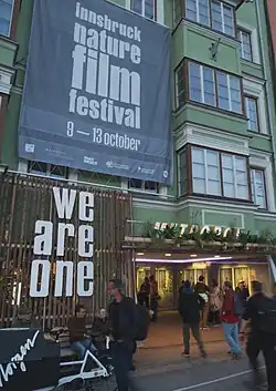 Fassade des Metropol Kinos während des innsbruck nature film festivals 2024