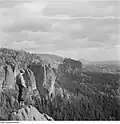 Blick von der Aussicht oberhalb der Breiten Kluft zum Rauschenstein (1963)