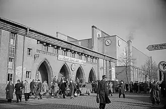 Halle 11 links. Halle 15 rechts (1951)