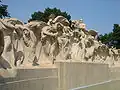 Betonfigurengruppe Fountain of Time