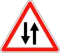 A18: Gegenverkehr (Circulation dans les deux sens)