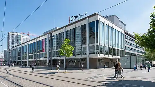 Opern- und Schauspielhaus von außen