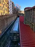 Zug im Bahnhof Prospect Park
