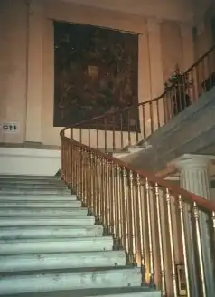 Treppe der Eingangshalle