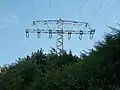 Abschnittsweise wurden Einebenenmasten mit breiter Traverse verwendet