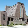 Saniertes Zentral­gebäude von Südosten (2016)
