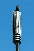 Skulptur Trauernde im Außenbereich