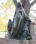 Skulptur Trauernde, Grabmal Bürklin in Leipzig