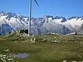 Turmkanone 1 neben Windkraftrad