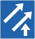Ineinanderführen Zufahrtsstraße mit der rechten Spur