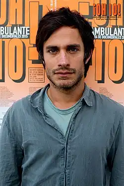 Renate Reinsve und Gael García Bernal spielen Zoe-Ava und den Witwer und „Another-End“-Kunden Sal
