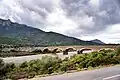 Fünfbogige Brücke über den Fluss Fango