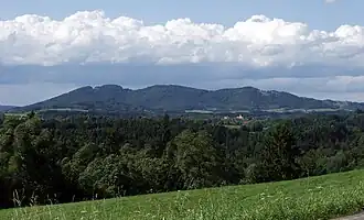 Der Gallner Berg mit seinen drei Einzelgipfeln