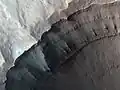 Sedimentschichten am oberen Hang in höherer Bildauflösung