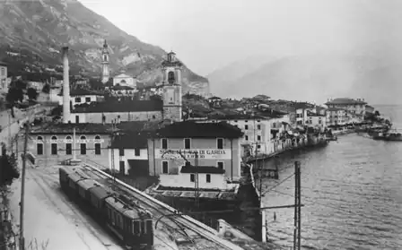 Gargnano mit Straßenbahn um 1930