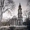 Garnisonkirche von Westen, links daneben sind die Plantage und dahinter der Lange Stall zu erkennen (1920)