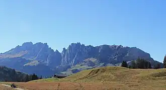 Gastlosen (rechts) und Sattelspitzen (links), vom Jaunpass aus