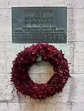 Gedenktafel mit den Namen der erschossenen Offiziere