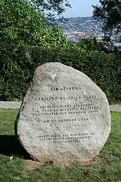 Gedenkstein zur Einweihung des Santiago-de-Chile-Platzes