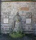 Georg-Statue mit Kriegsehrenmal