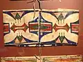 Sioux parfleche (traditioneller Behälter aus roh getrockneter Tierhaut, meist Büffel oder Elch)