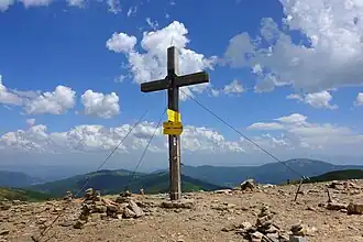 Gipfelkreuz des Wöllaner Nocks im Juni 2019