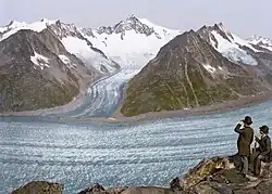 Einmündung des Mittelaletschgletschers in den Grossen Aletschgletscher um 1900, vom Eggishorn aus