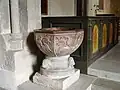 Der Taufstein aus dem 12.&nbsp;Jahrhundert stammt vom Meister Byzantios, die Schale aus dem 14.&nbsp;Jahrhundert