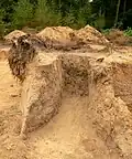 An der freigelegten Stelle im Grabhügel befand sich ursprünglich eine Urne