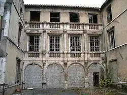 Reste des Herrenhauses Le Grand Perron