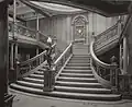 Die vordere Haupttreppe im Jahre 1912 auf Höhe des A-Decks