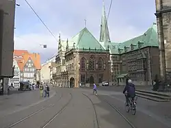 Blick zwischen Bürgerschaft und Dom zum Rathaus