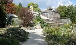 Altes Gewächshaus vor der Sanierung