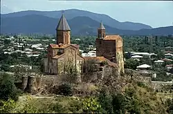 Kirche der Erzengel und der Königsturm in Gremi