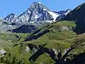 Im Ködnitztal: Großglockner mit Lucknerhütte (Bildmitte)