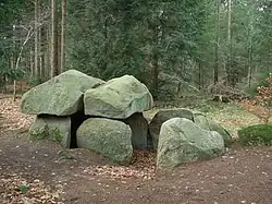 Grab 2, Ostseite