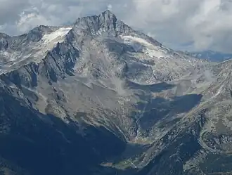 Großer Löffler von Süden mit Tribbachkees (links) und Frankbachkees (rechts), links die Tribbachspitze, vorn das Frankbachtal