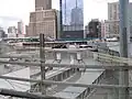 Juni 2005: Provi­sorischer Bahnhof, rechts reparierte Schlitzwand, hinten Barclay-Vesey Building und 7&nbsp;WTC