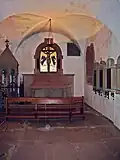 Löwensteiner Gruftkapelle, Altarseite mit Epitaphien