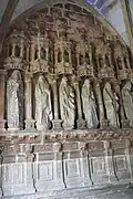 Apostelfiguren der linken Seite