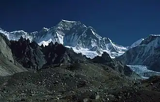 Der Gyachung Kang gesehen auf dem Weg zum Ngozumpa Tse.