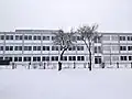 Dreistöckiges Schulgebäude (Pavillon)