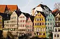 Farbenfrohe Fassaden am Neckarufer der alten Universitätsstadt Tübingen