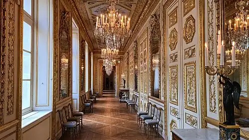 Die Galerie Dorée, die die Marinesalons verbindet