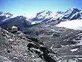 Hörnlihütte mit v.&nbsp;l.&nbsp;n.&nbsp;r.: Rimpfischhorn, Strahlhorn, Cima di Jazzi, Monte Rosa, Liskamm, Breithorn