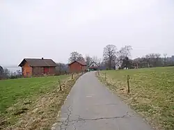 Ortsansicht von Höhe, im Hintergrund die Bevertalsperre