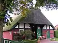 Kunsthandwerker Deele an der Ludwig-Gefe-Straße im Dorf Hüde, 2018 noch „Basteldeele“ genannt